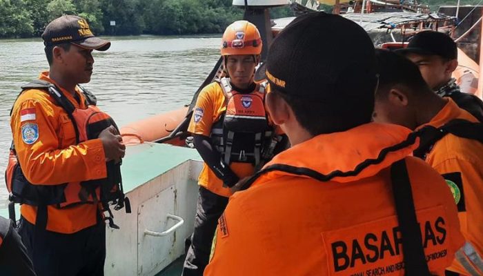 Awak Kapal Diduga Disambar Buaya di Muara Teluk Balikpapan
