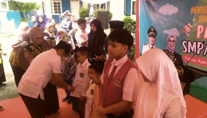Kata Sejumlah Peserta Didik di Balikpapan Usai Menerima Seragam Sekolah Gratis