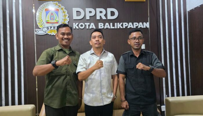 Momen Ketua DPRD Balikpapan Sambut Misi Dua Pramuka Tunarungu