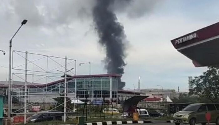 Asap Tebal Menyembul di Area Kilang Balikpapan, Pertamina Sebut Kondisi Abnormal