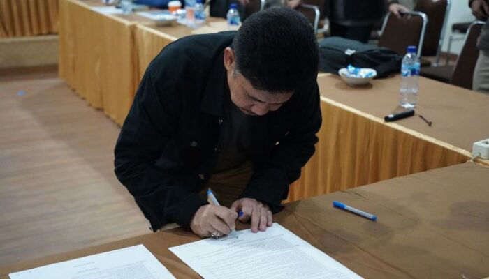 PLN UIP KLT Teken Komitmen ESG, Siap Menuju Transisi Energi