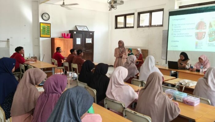 Budayakan PHBS di Lingkungan Pesantren, Puskesmas Gunung Sari Ulu Berdayakan Santri