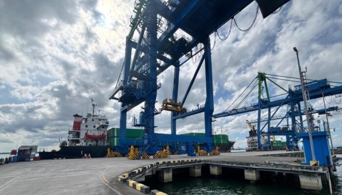 Transformasi Menuju Green Port, PT KKT Elektrifikasi Penuh Operasional Crane