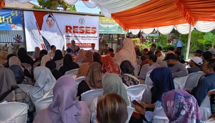Gelar Reses di Gunung Sari Ulu, Iim Edukasi Warga Mengenai Pentingnya Kearsipan