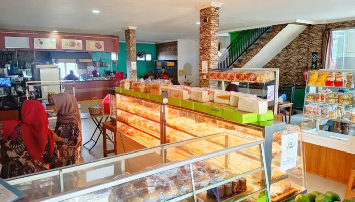Suguhan Klasik All Tiam Berpadu Dessert Khas Ibuk yang Cocok Dinikmati Setiap Waktu