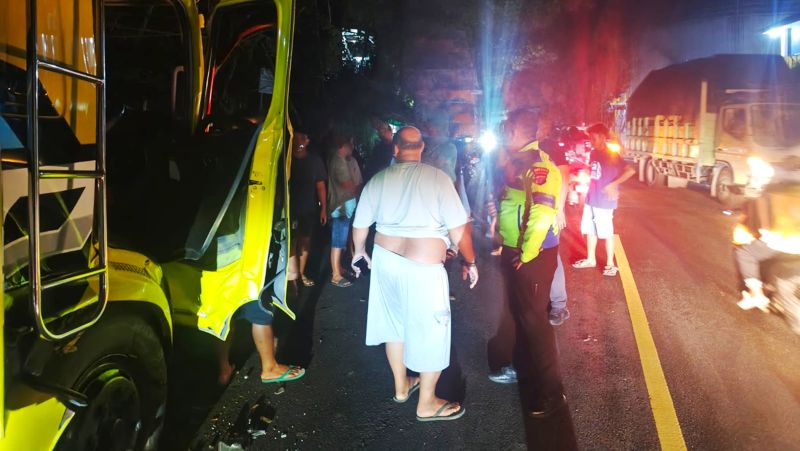 kecelakaan beruntun dekat pelabuhan semayang Balikpapan